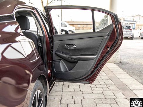 Used 2022 Nissan Sentra SV FWD image 31