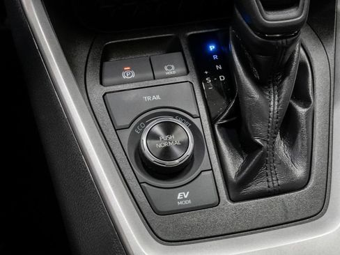 Used 2022 Toyota RAV4 XLE w/ Convenience Package AWD/4WD image 23