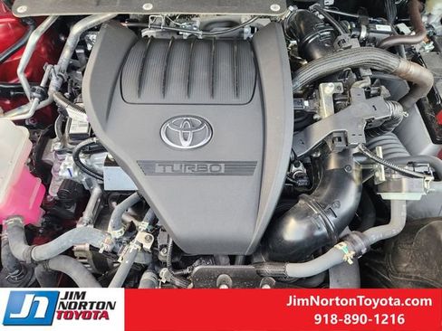 Used 2025 Toyota Highlander XLE FWD image 32