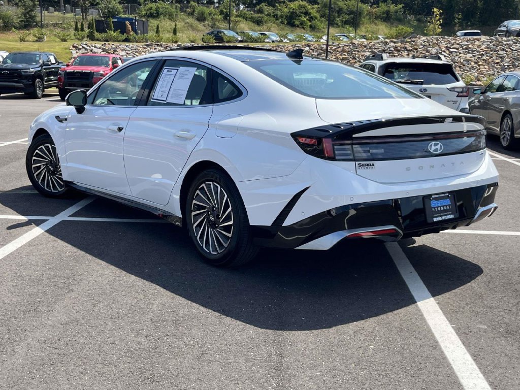 Certified 2025 Hyundai Sonata Limited FWD image 5