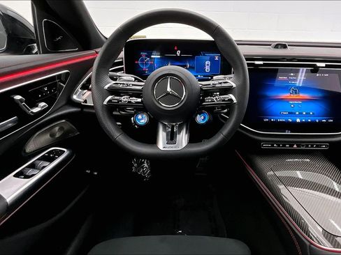 Used 2026 Mercedes-Benz E 53 AMG e 4MATIC Sedan image 4