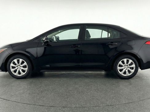 Used 2025 Toyota Corolla LE FWD image 5