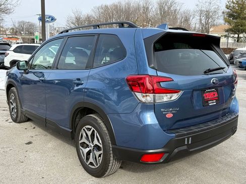 Used 2023 Subaru Forester Premium image 8
