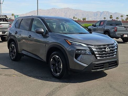 Used 2024 Nissan Rogue SV FWD image 6