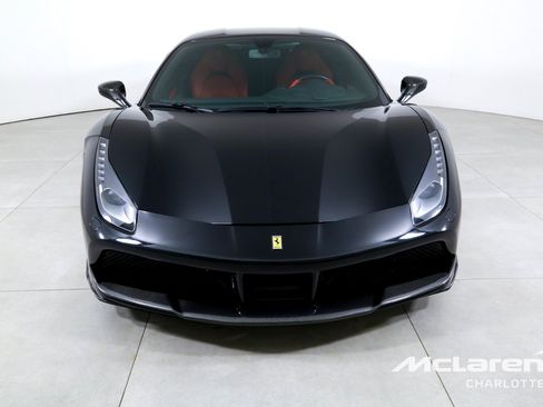 Used 2018 Ferrari 488 GTB RWD image 4
