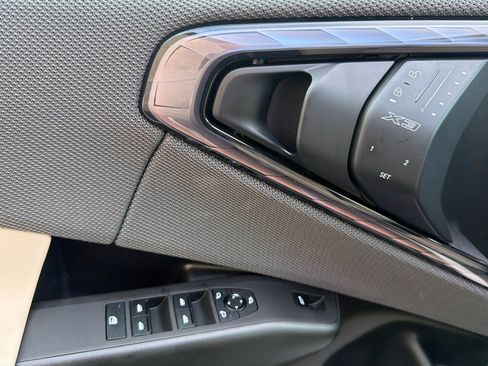 Used 2025 BMW X3 xDrive30i w/ Premium Package image 12