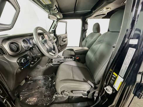 Used 2023 Jeep Wrangler Unlimited AWD/4WD image 15