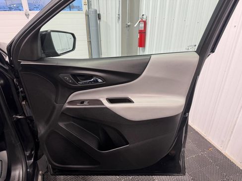 Used 2022 Chevrolet Equinox LT image 19