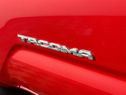 Used 2023 Toyota Tacoma Limited image 28