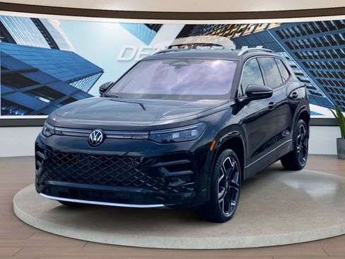 New 2026 Volkswagen Tiguan SEL R-Line AWD/4WD image 3