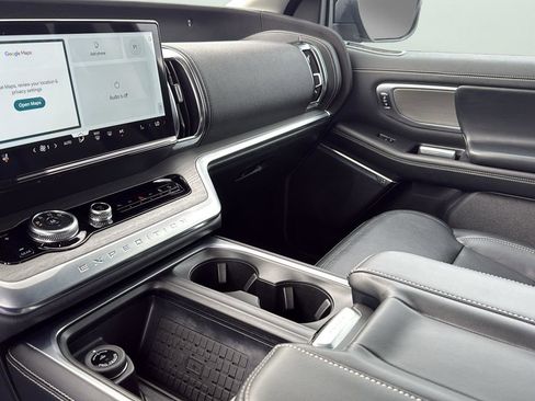 Certified 2025 Ford Expedition Platinum AWD/4WD image 20