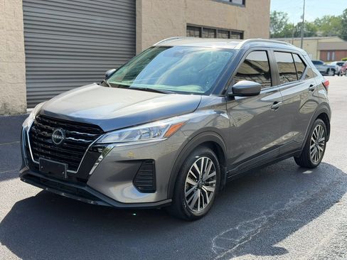 Used 2023 Nissan Kicks SV FWD image 2
