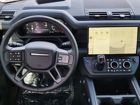 New 2026 Land Rover Defender 130 X-Dynamic SE AWD/4WD image 25