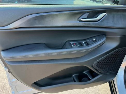 New 2025 Jeep Grand Cherokee L Altitude image 22