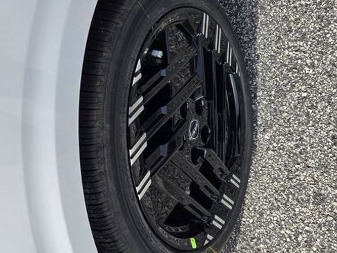 New 2026 Nissan Sentra SR w/ Floor Mat Package image 18