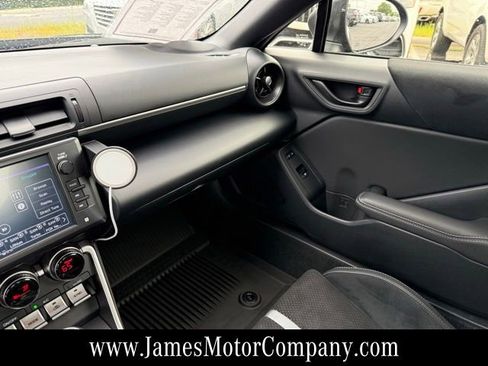 Used 2025 Toyota GR86 Premium w/ Performance Package RWD image 16