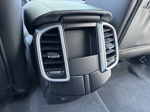 Used 2014 Porsche Cayenne AWD/4WD image 30