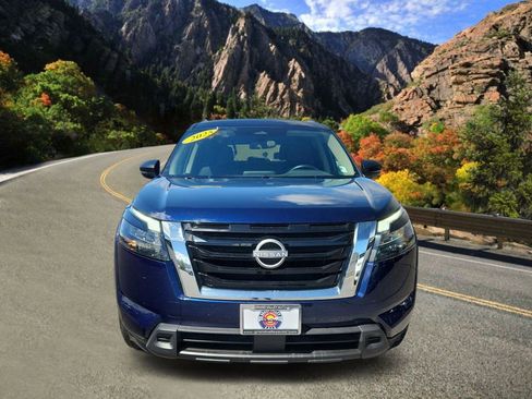 Used 2025 Nissan Pathfinder SV AWD/4WD image 6