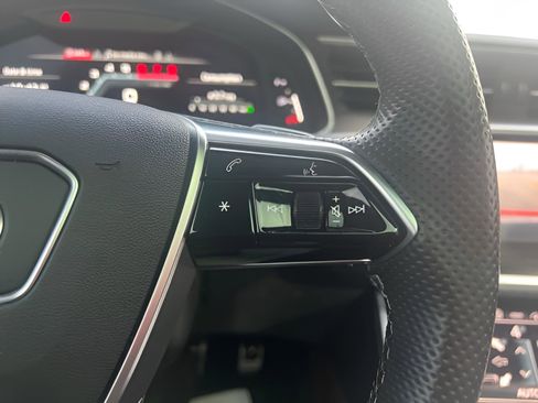 Used 2022 Audi S6 Premium Plus image 15