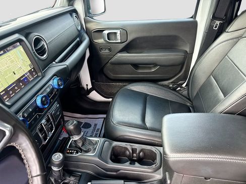 Used 2023 Jeep Wrangler Unlimited Sahara w/ Cold Weather Group AWD/4WD image 26