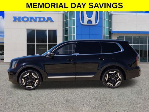 Used 2024 Kia Telluride EX w/ EX Captain's Chair Package FWD image 6