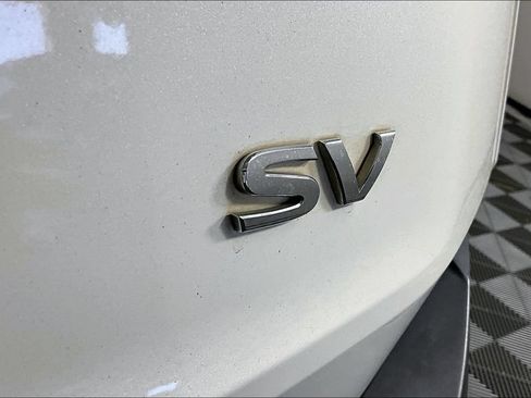 Used 2021 Nissan Rogue SV FWD image 22