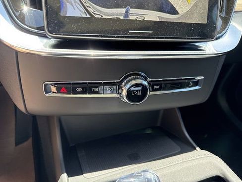 New 2025 Volvo XC90 T8 Plus w/ Protection Package Premier AWD/4WD image 29