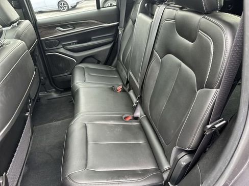 Used 2025 Jeep Grand Cherokee Limited 4xe AWD/4WD image 27