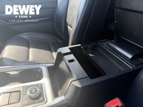 Used 2020 Ford Explorer XLT w/ Equipment Group 202A AWD/4WD image 25