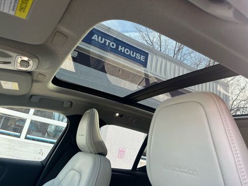 Used 2020 Volvo XC40 T5 Inscription image 19