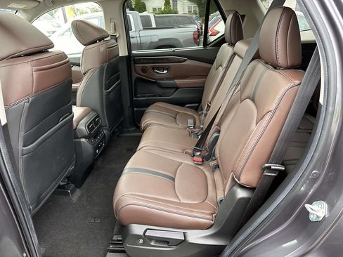 Used 2024 Honda Pilot Elite image 14