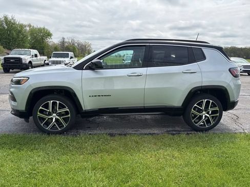 Used 2024 Jeep Compass Limited w/ Elite Group AWD/4WD image 10