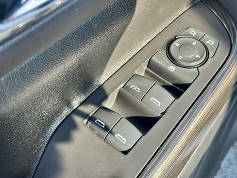 Used 2019 GMC Acadia SLT FWD image 18