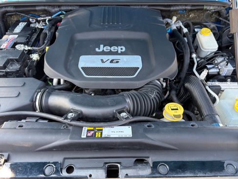 Used 2016 Jeep Wrangler Unlimited Sport AWD/4WD image 29
