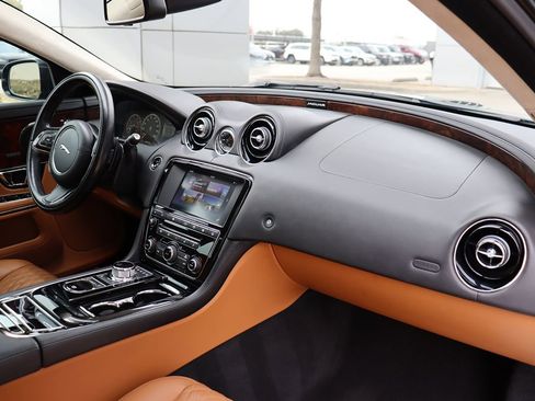 Used 2016 Jaguar XJ L Supercharged image 16