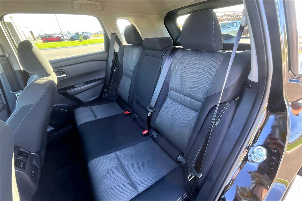 Used 2025 Nissan Rogue SV AWD/4WD image 25