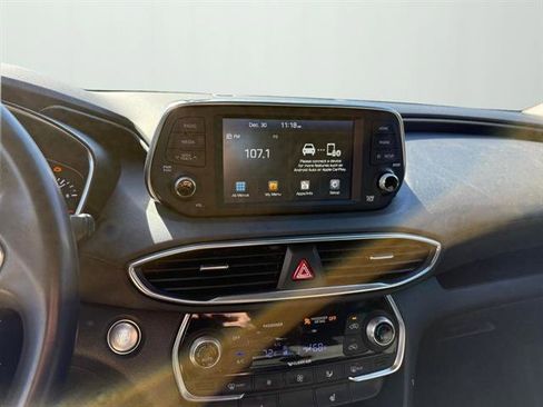 Used 2019 Hyundai Santa Fe SEL image 9