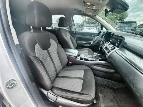 Used 2023 Kia Sorento LX FWD image 27