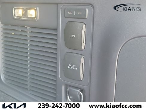 Used 2025 Ford Expedition Tremor AWD/4WD image 17