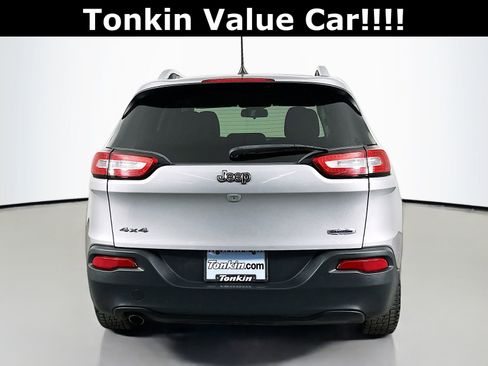 Used 2018 Jeep Cherokee Latitude image 7