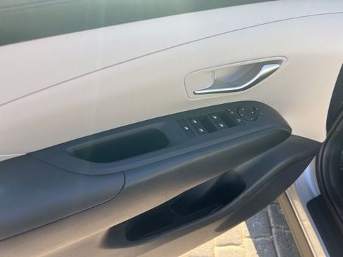 New 2026 Hyundai Tucson SE image 12