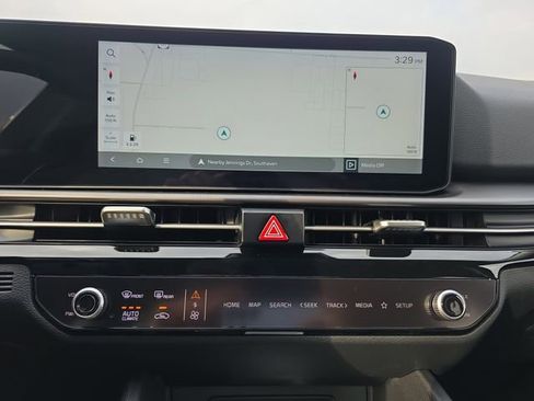 New 2026 Kia Sportage SX FWD image 10
