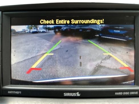 Used 2014 Chrysler Town & Country Touring FWD image 32