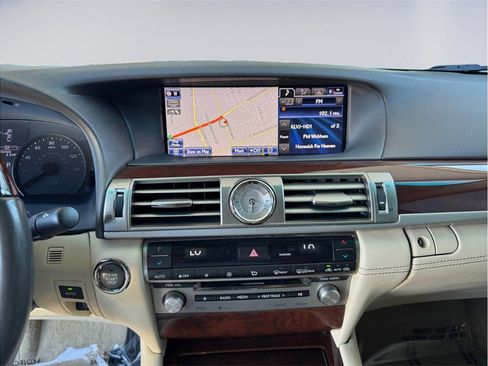 Used 2014 Lexus LS 460 w/ Comfort Package image 12