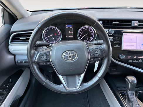 Used 2019 Toyota Camry SE FWD image 12