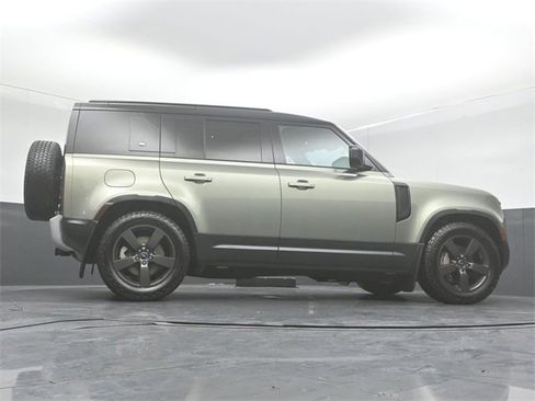 Used 2022 Land Rover Defender 110 SE image 44
