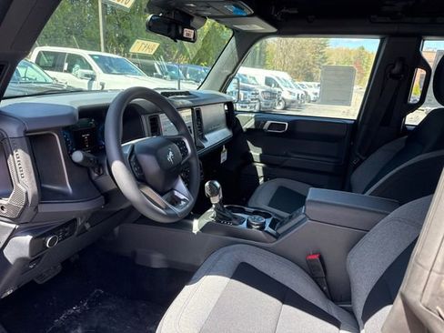 New 2025 Ford Bronco 4-Door w/ Sasquatch Package AWD/4WD image 9