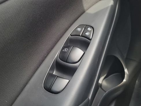 Used 2017 Nissan Sentra S FWD image 18