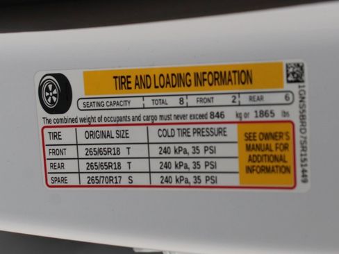 Used 2025 Chevrolet Suburban LS image 48