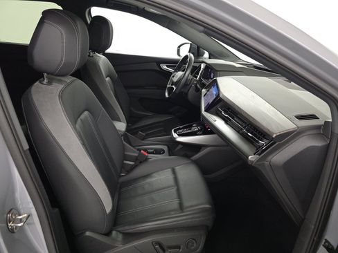 Used 2023 Audi Q4 e-tron Prestige AWD/4WD image 8